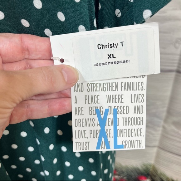 LuLaRoe XL/1X Christy top with TC2 Christmas leggings - Picture 6 of 14